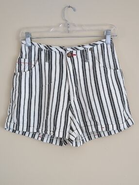 5/6 Esprit Striped Shorts Contrast Stitching